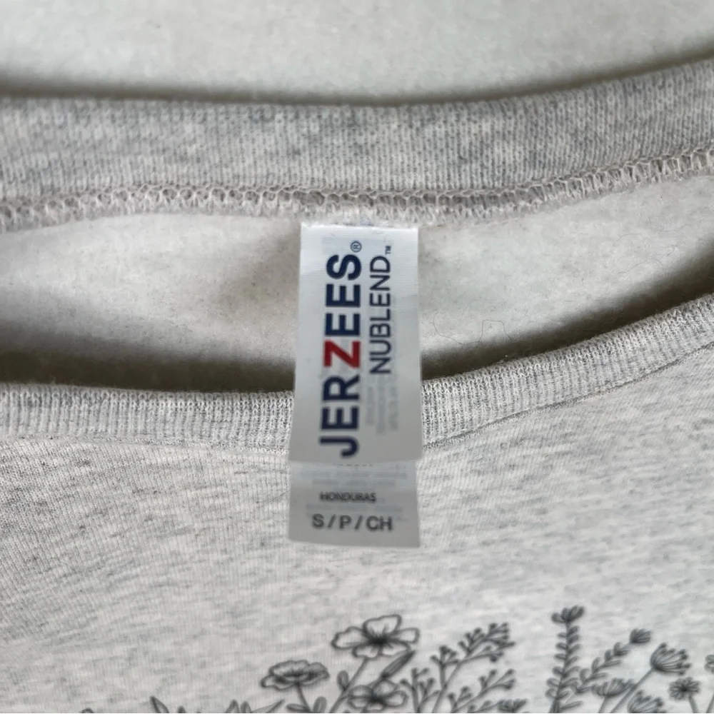 Taylor Swift August Crewneck Sweatshirt Small - Picture 7 of 7